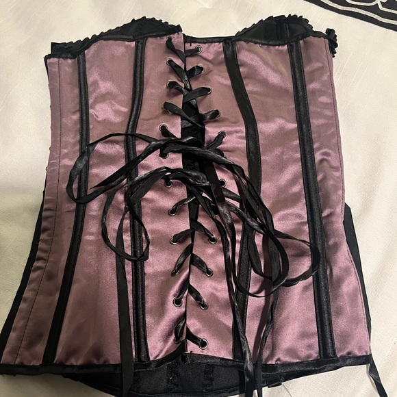 Beautiful strapless corset - Picture 2 of 4